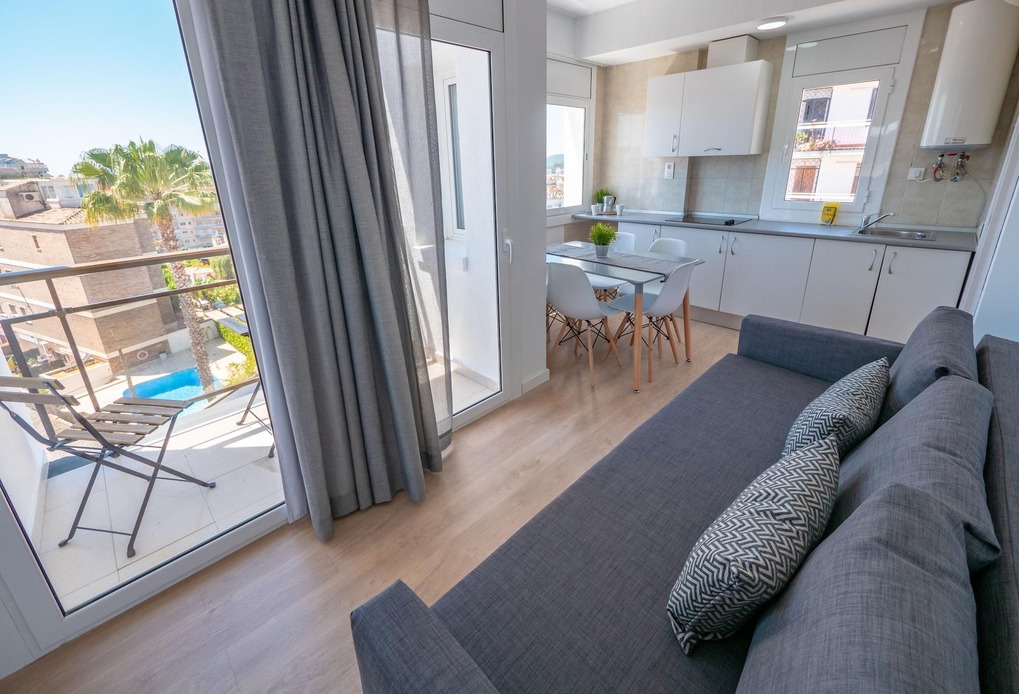 Ar Melrose Place Apartment Lloret de Mar Bagian luar foto