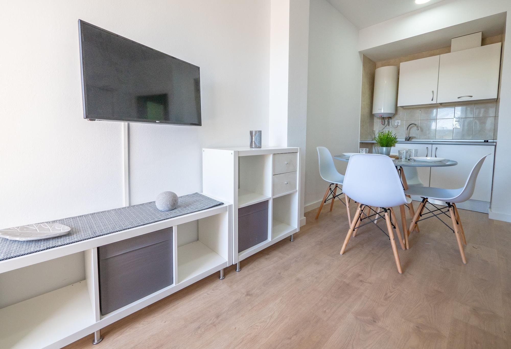 Ar Melrose Place Apartment Lloret de Mar Bagian luar foto