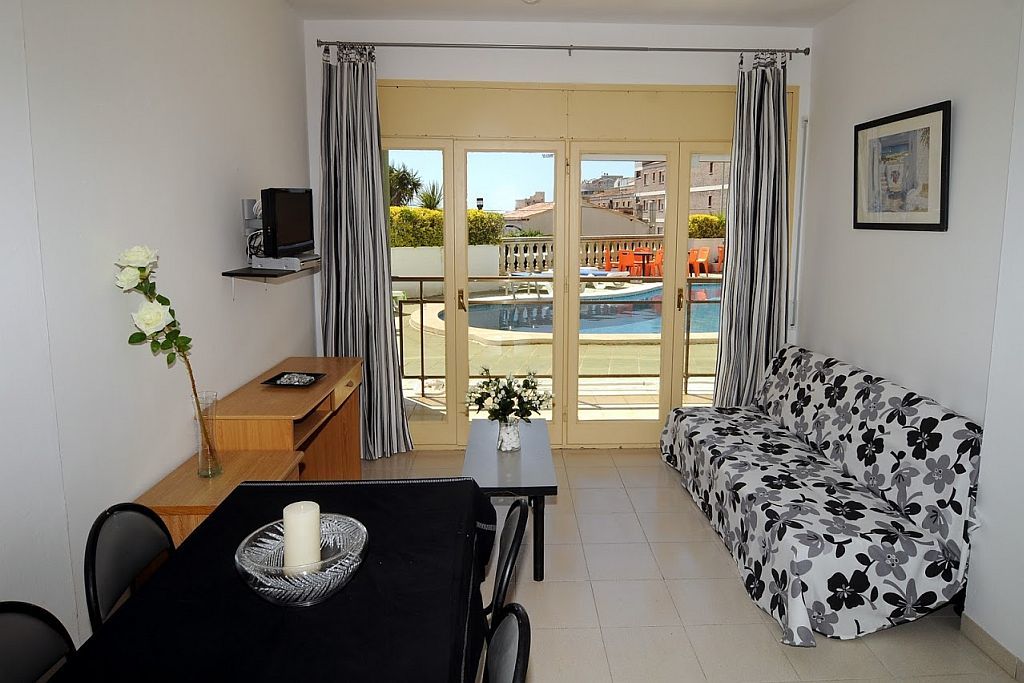 Ar Melrose Place Apartment Lloret de Mar Bagian luar foto