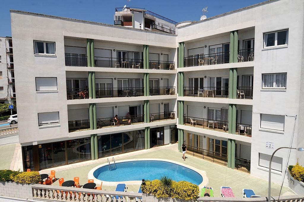 Ar Melrose Place Apartment Lloret de Mar Bagian luar foto