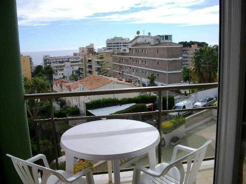 Ar Melrose Place Apartment Lloret de Mar Bagian luar foto